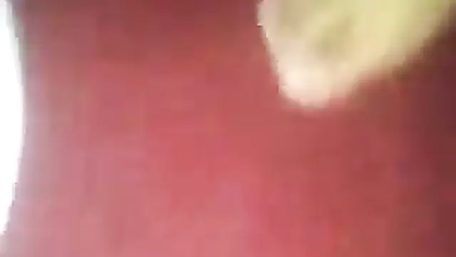 Таджикская девушка готовится кончить